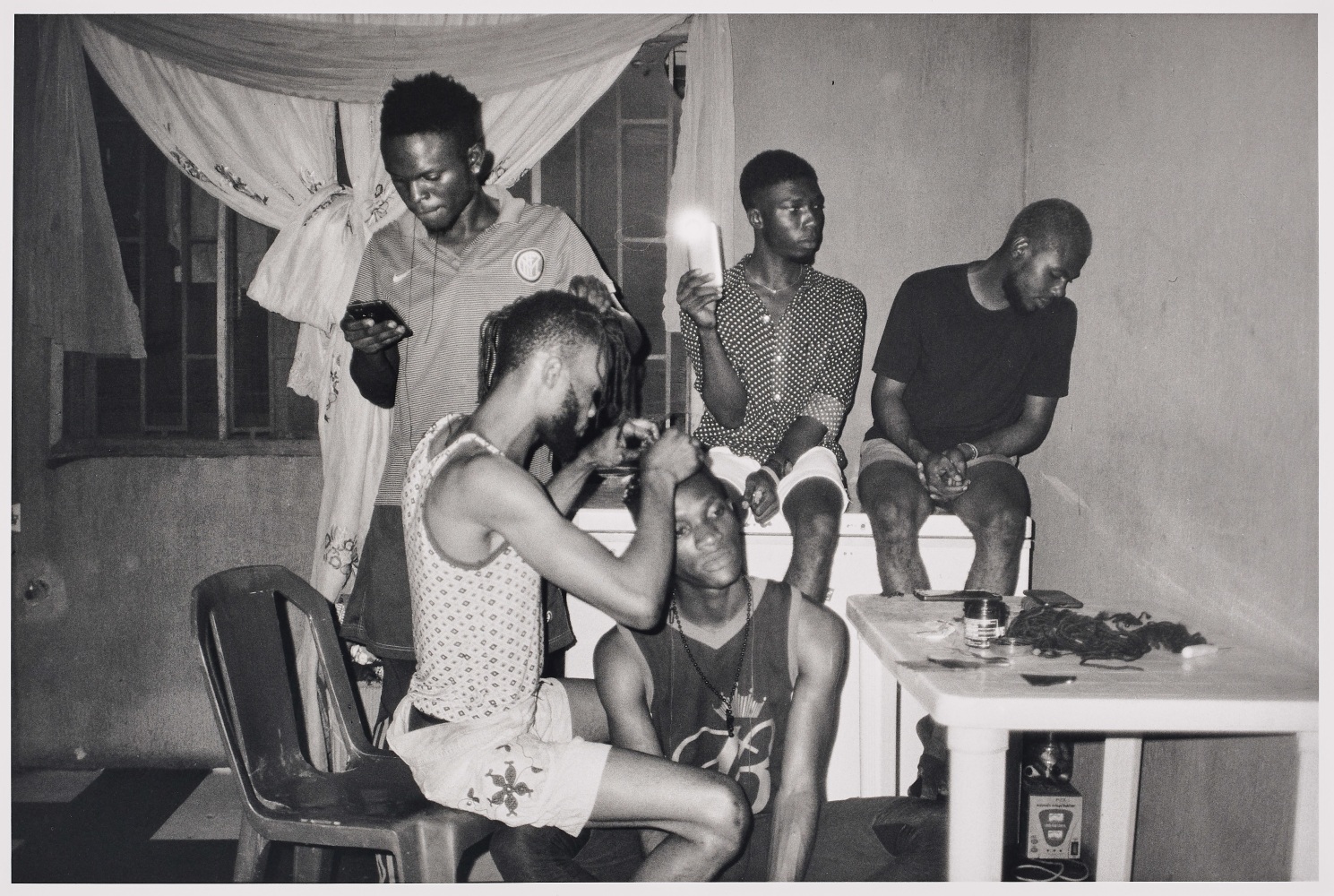 Sabelo Mlangeni

No Nepa Evening with Nonso, Thom, Mike, Daniel &amp;amp; Ruby, 2019

Hand printed silver gelatin print

Work: 40.5 x 52 x 3.5 cm / 15.9 x 20.4 x 1.3 in

Paper : 30 x 40 cm / 11.81 x 15.74 in

Edition of 1

Enquire
