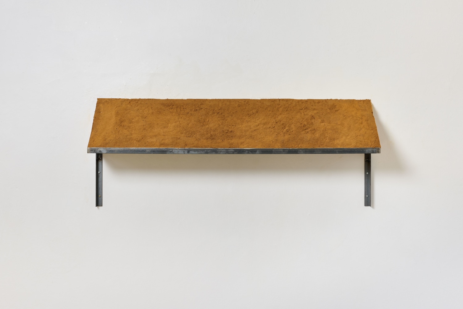 Jeremy Wafer

Slope, 2023

Sand, oil, steel

150 x 25 x 60 cm / 59.1 x 9.8 x 23.6 in.

Unique