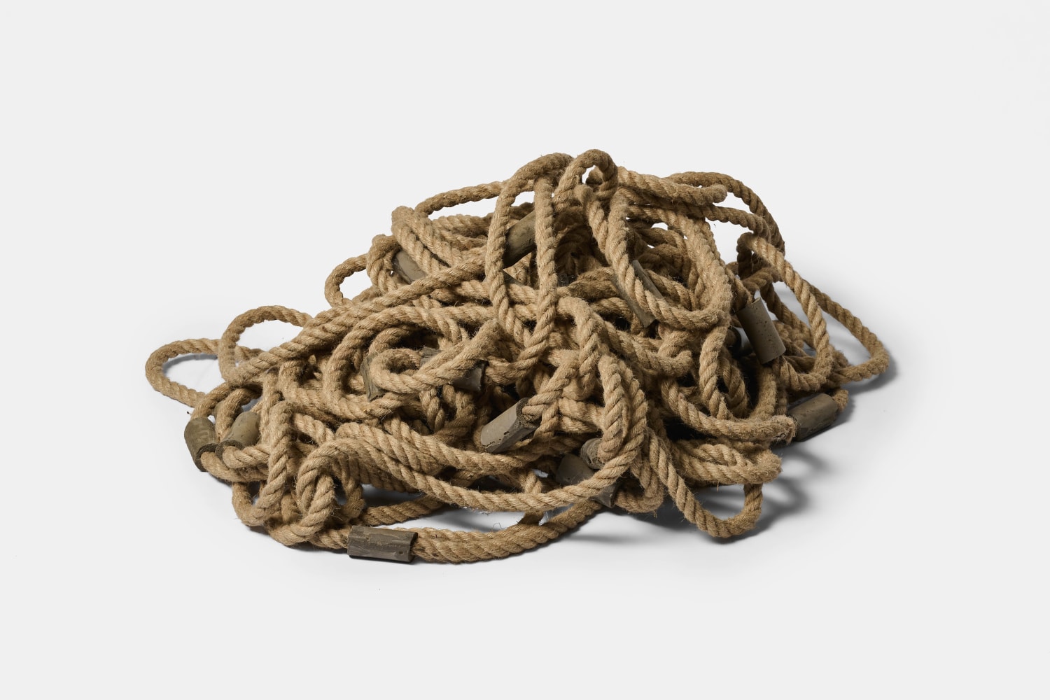 Jeremy Wafer

Fathom 2, 2023

Rope, cement

Various Dimensions

Unique