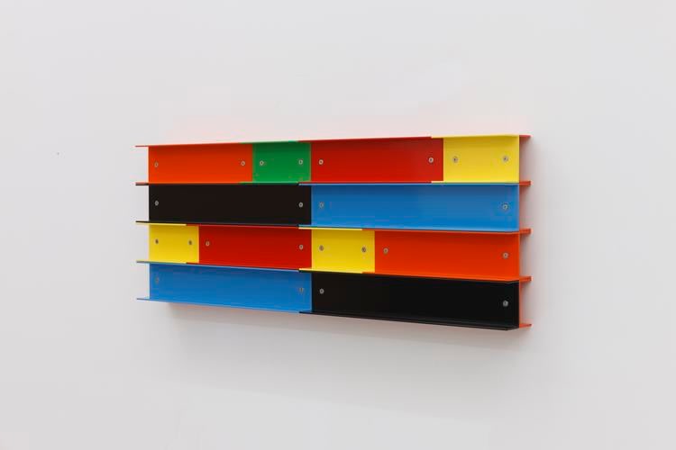 Liam Gillick,&amp;nbsp;Liability Channelled, 2018, powder-coated aluminium, 32 x 90 x 8 cm / 12.6 x 35.4 x 3.1 in