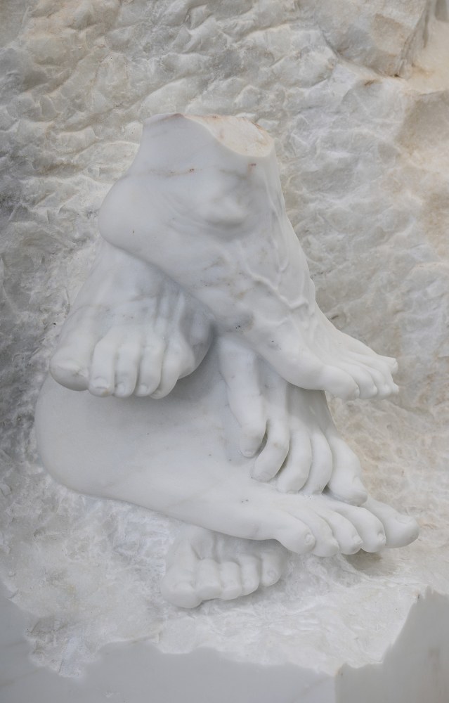 Dorothy Cross
Generations, 2022
hand-carved Statuario Marble
65 x 62.1 x 43.4 cm / 25.6 x 24.4 x 17.1 in