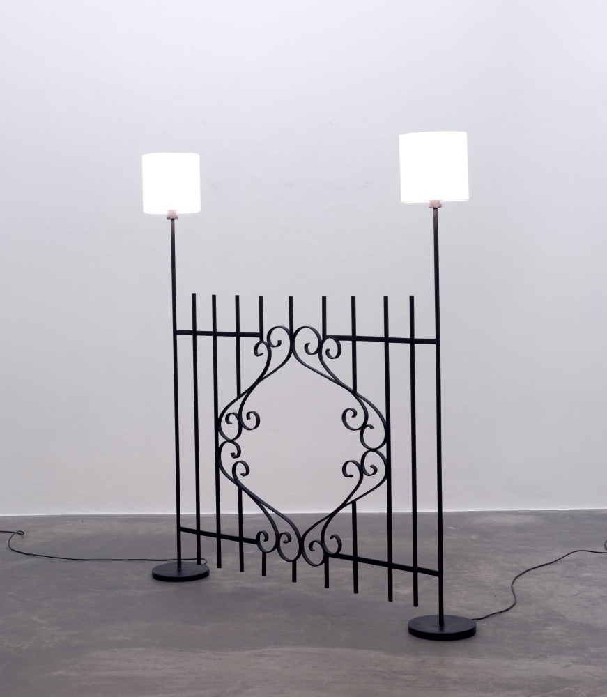Hannah Fitz&amp;nbsp;

Journey&amp;#39;s End (Electric Fence)
2022

steel, wiring, lampshades, bulbs

184 x 163 x 26 cm / 72.4 x 64.2 x 10.2 in&amp;nbsp;