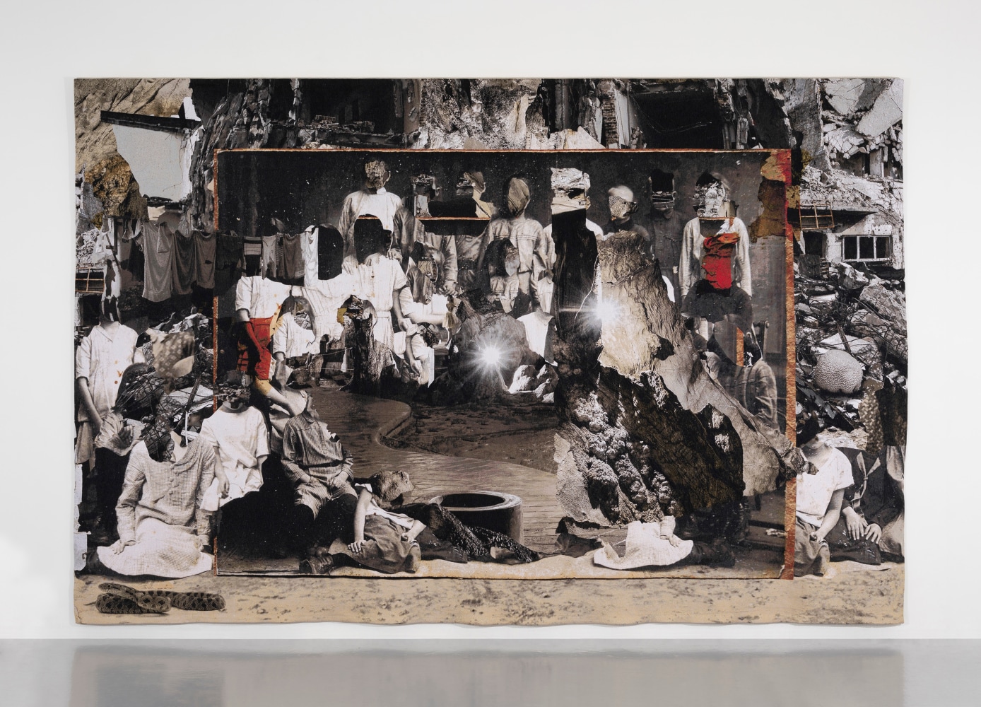 Ailbhe N&amp;iacute; Bhriain
Interval V, 2023
Jacquard tapestry, cotton, wool, silk, Lurex, edition of 3 + 2AP
294.5 x 454 cm / 115.9 x 178.7 in&amp;nbsp; &amp;nbsp;