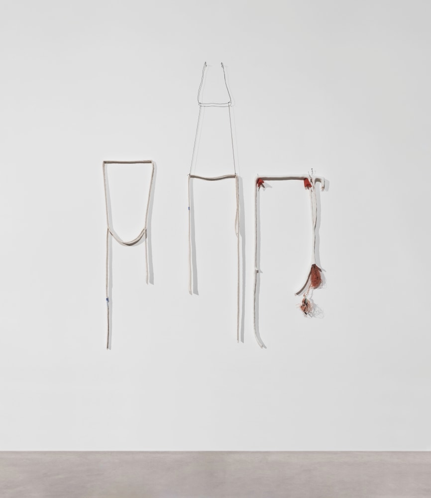 Aleana Egan
returns,&amp;nbsp;2020/21
fabric, card, plaster, papier-m&amp;acirc;che, wire, rope, seaweed
146 x 160 x 5 cm