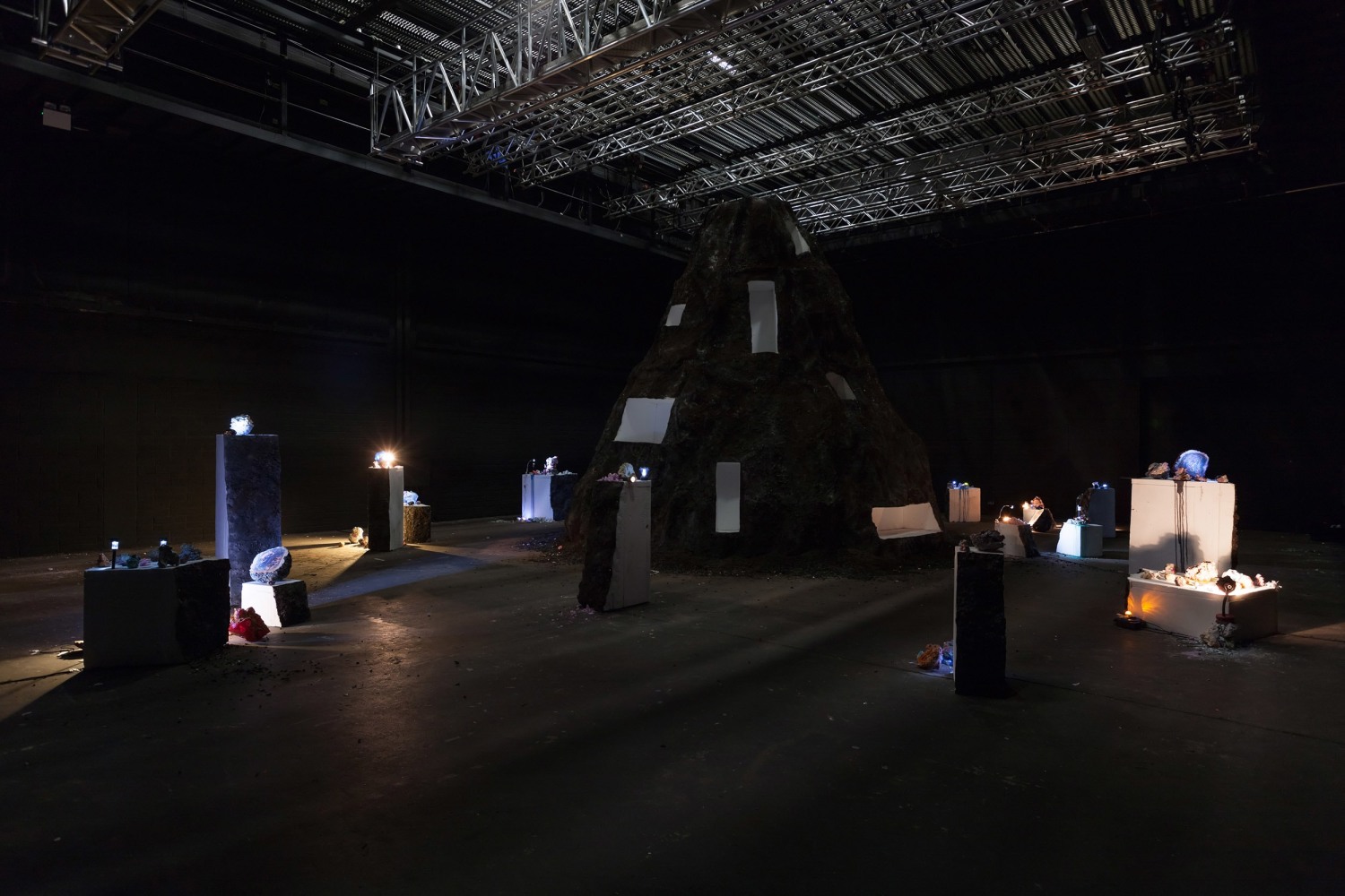 Sam Keogh
Terrestris,&amp;nbsp;part of&amp;nbsp;Conjuring for Beginners,&amp;nbsp;2012
Project Arts Centre, Dublin, Ireland