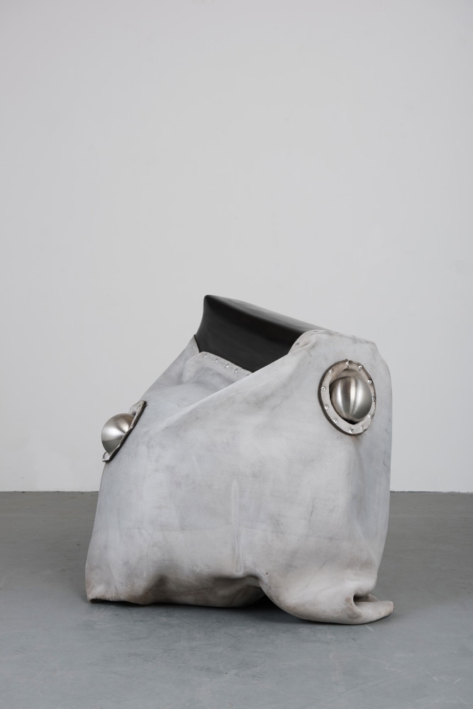 Siobh&amp;aacute;n Hapaska&amp;nbsp;
Bird, 2016
concrete cloth, fibreglass, stainless steel
100 x 110 x 100 cm / 39.4 x 43.3 x 39.4 in&amp;nbsp;