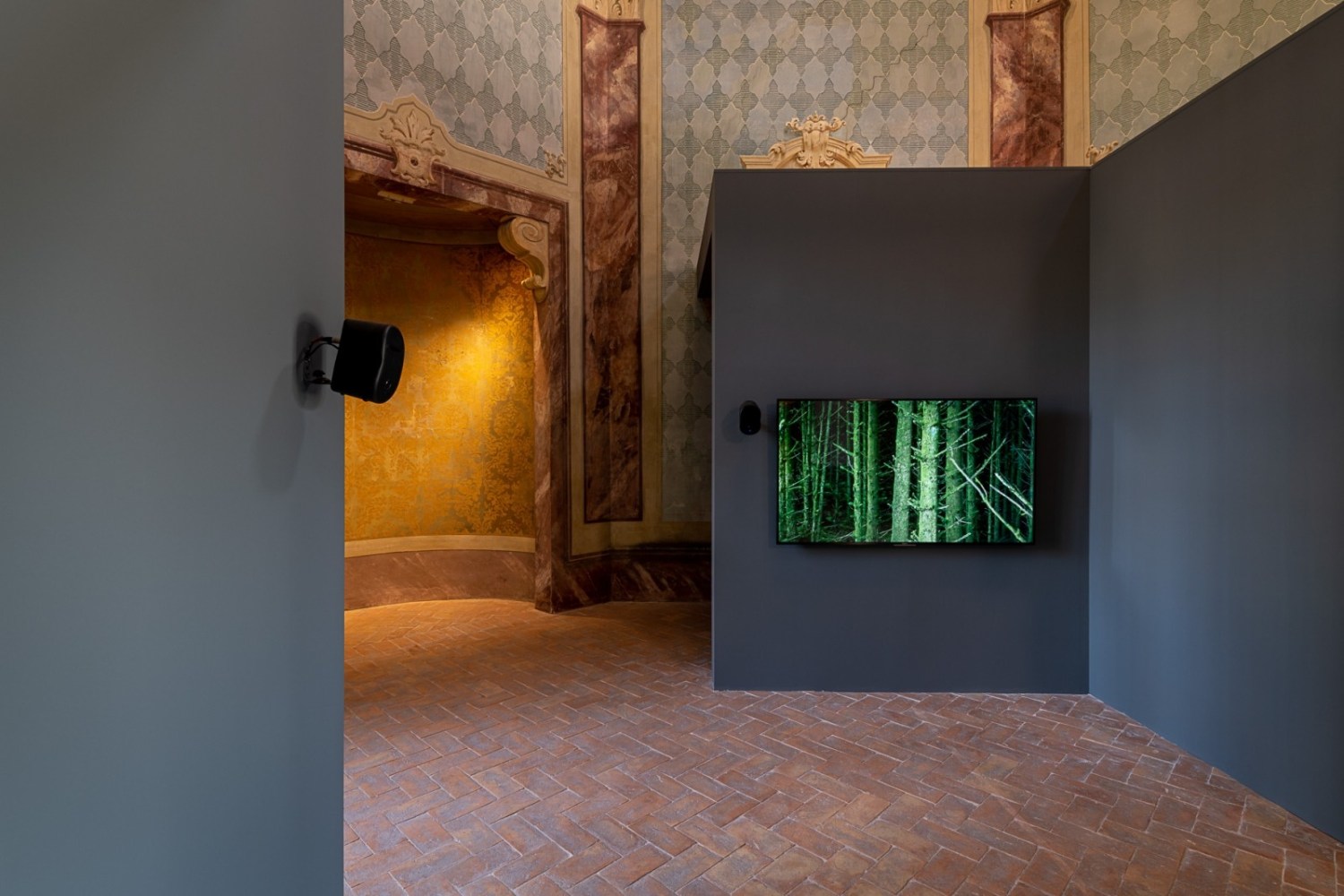 Willie Doherty
WHERE/DOVE,2021
Fondazione Modena Arti Visive, 2021,&amp;nbsp;
Photo: Rolando Paolo Guerzoni
