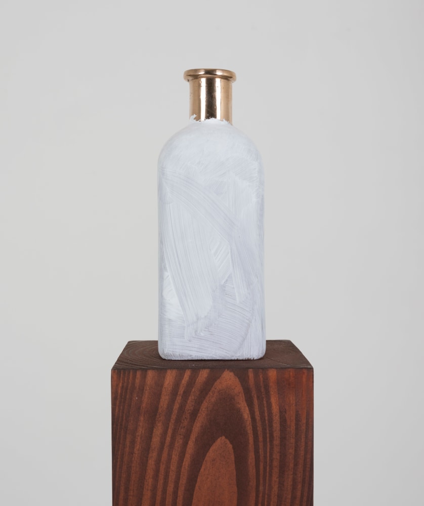 Guggi
Urn I, 2024
Bronze, whitewashed
18 x 6.5 x 6.5 cm / 7.1 x 2.6 x 2.6 in