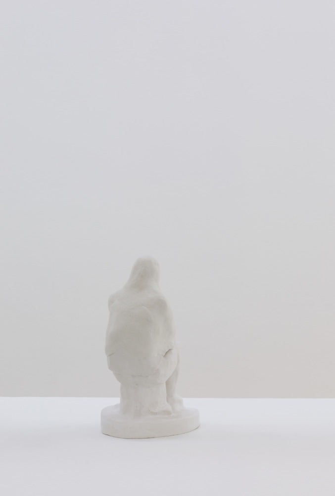 Andy Fitz
Ghosting, 2022
plaster, paper mache clay
25 x 18 x 13 cm /&amp;nbsp;9.8 x 7.1 x 5.1 in&amp;nbsp;