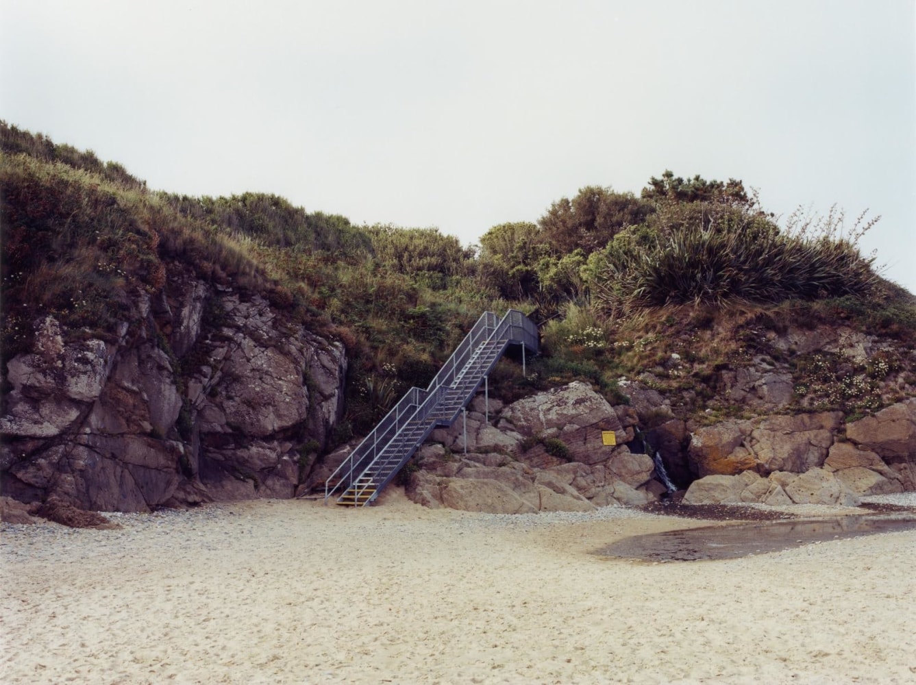 Stairway, 2020
hand-printed C-type print on archival photo paper, edition of 3 + 1AP
22.5 x 30.6 cm/ 8.9 x 12 in image size