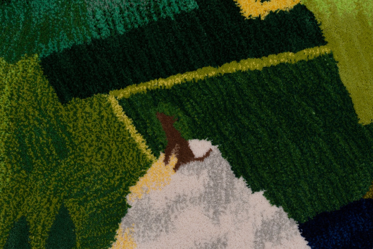 Isabel Nolan
The wolf who made a city tremble c.1216 (After Sassetta), 2023
hand-tufted 100% New Zealand Wool, 12 mm pile
300 x 200 cm / 118.1 x 78.7 in