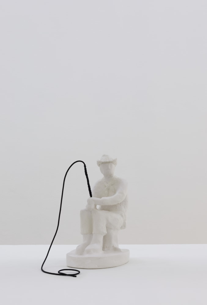 Andy Fitz&amp;nbsp;
tired cowboy,&amp;nbsp;2022
plaster, paper mache clay, rope
25.5 x 22.5 x 13 cm /&amp;nbsp;10 x 8.9 x 5.1 in&amp;nbsp;