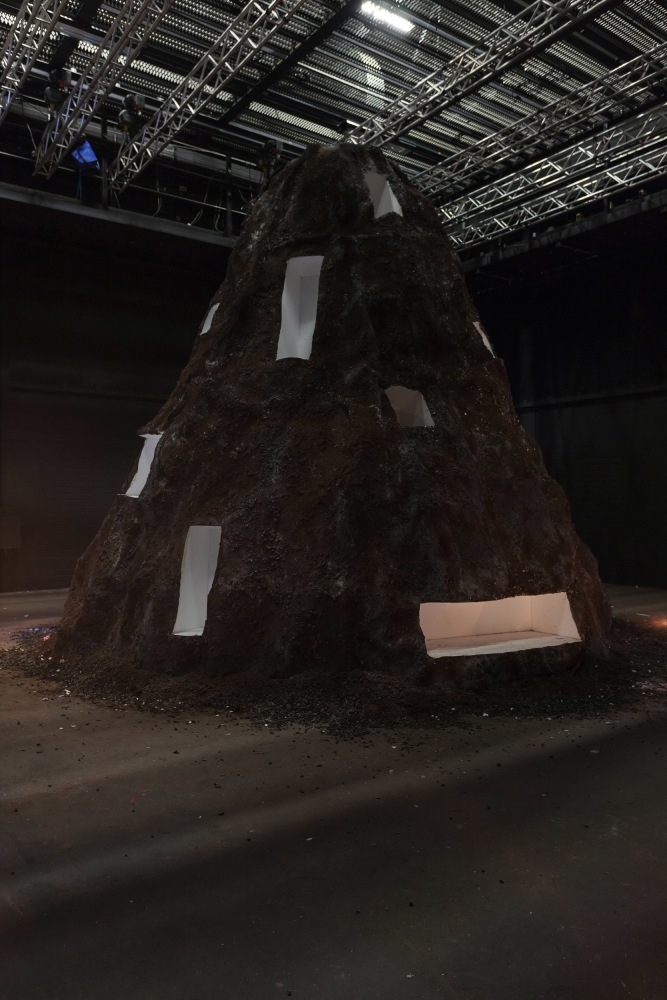 Sam Keogh
Terrestris,&amp;nbsp;part of&amp;nbsp;Conjuring for Beginners,&amp;nbsp;2012
Project Arts Centre, Dublin, Ireland