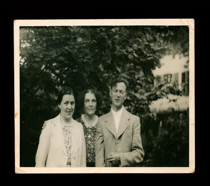 Jaki Irvine, Holding it All Together