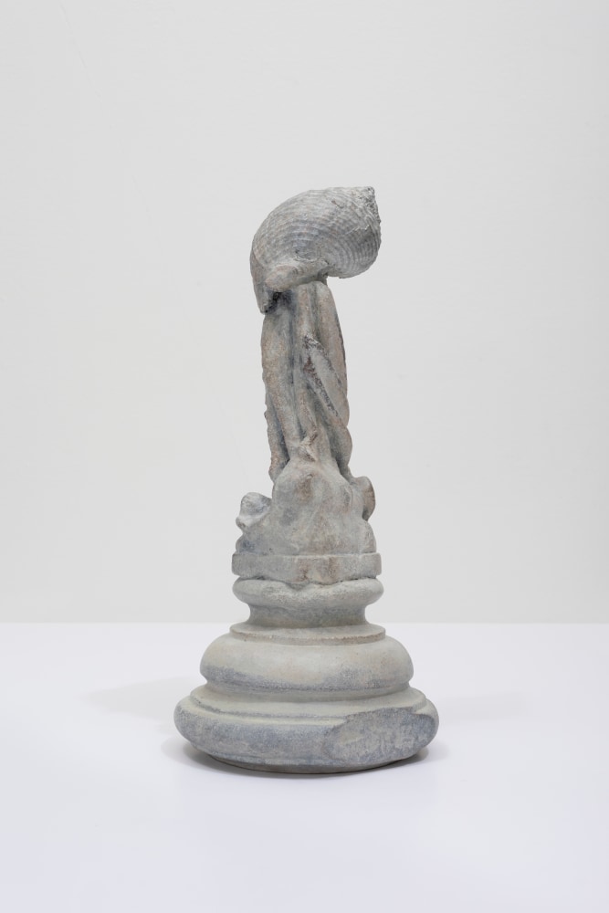 Dorothy Cross
Whelk Madonna,&amp;nbsp;2024
cast bronze with white patina, edition of 4 + 1AP
27 x 12 x 12 cm / 10.6 x 4.7 x 4.7 in
