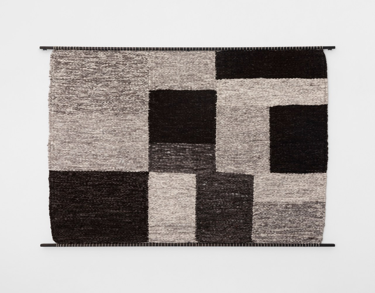 Sean Scully&amp;nbsp;
Translation of Drawing 1.24.24 &amp;nbsp;2025
Handwoven Tapestry, un-dyed wool yarns and hand spun Irish wool
90 x 132 cm / 35.4 x 52 in &amp;nbsp;