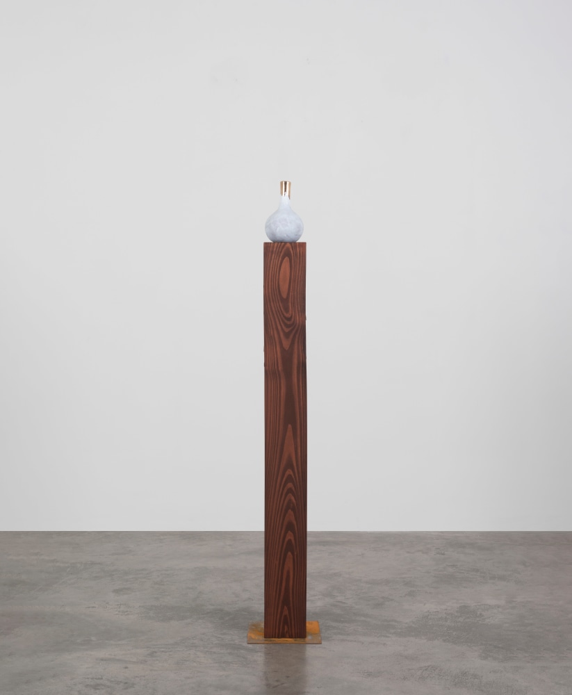 Guggi
Urn II, 2024
Bronze, whitewashed
17 x 11 x 11 cm / 6.7 x 4.3 x 4.3 in