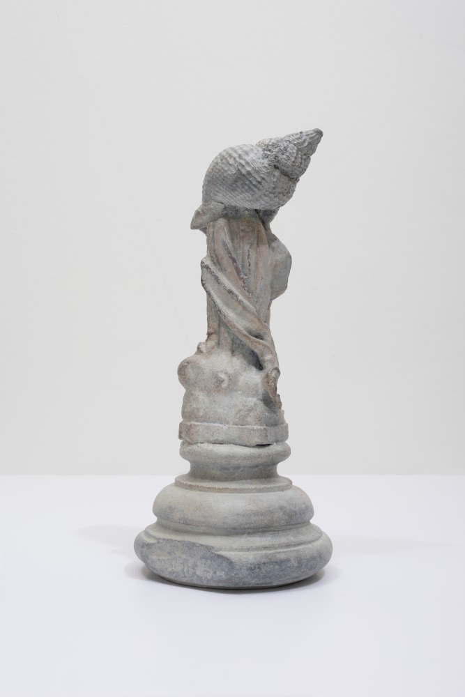 Dorothy Cross
Whelk Madonna,&amp;nbsp;2024
cast bronze with white patina, edition of 4 + 1AP
27 x 12 x 12 cm / 10.6 x 4.7 x 4.7 in