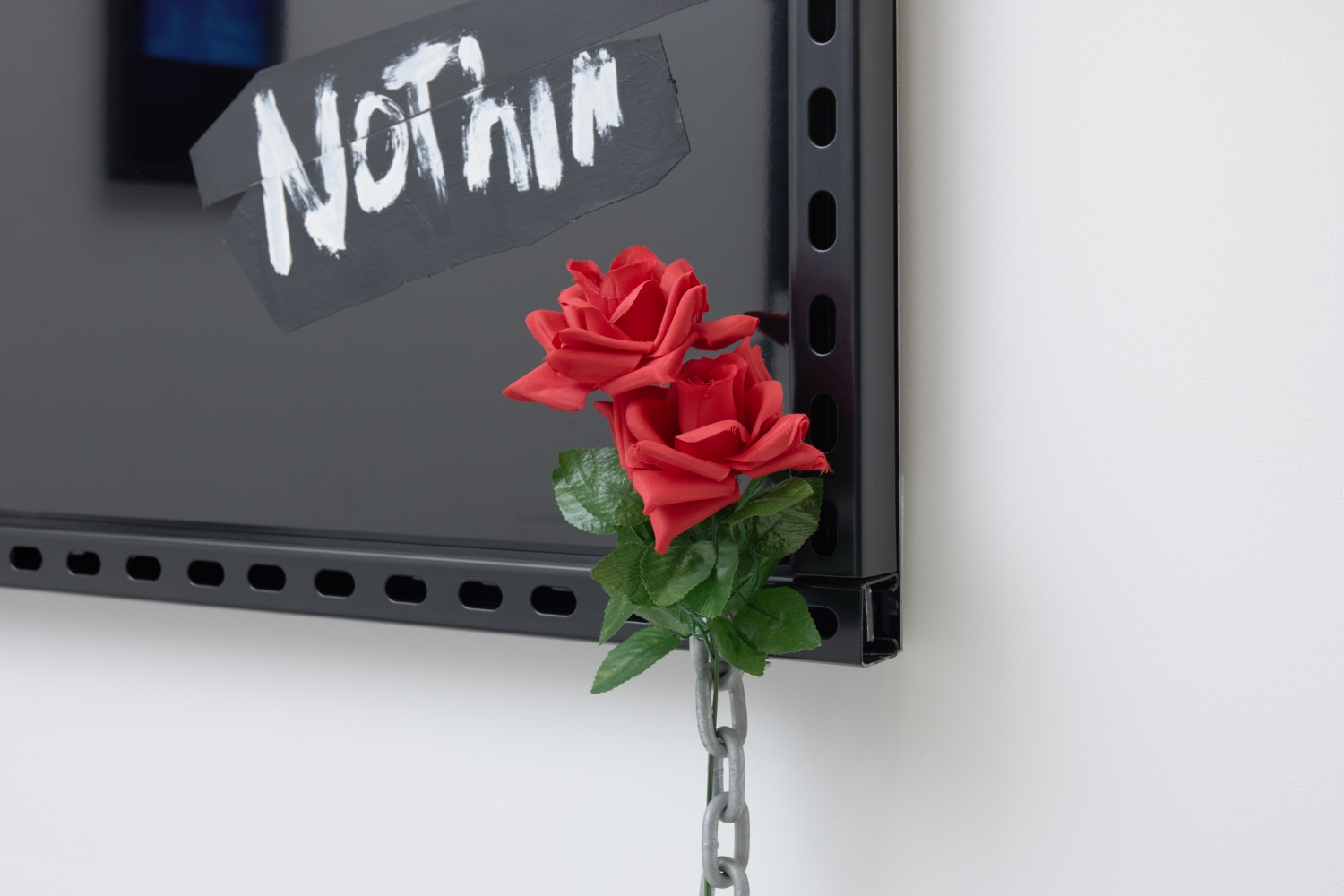 Simeon Barclay&amp;nbsp;

Pop Pose,&amp;nbsp;2023

black ACM board, vinyl, metal, oil and acrylic paint, chain, replica Great Helm, children&amp;rsquo;s unicorn bicycle helmet, acrylic on canvas, plastic rose

158 x 150 cm frame &amp;amp; 40 x 38 x 21 cm helme