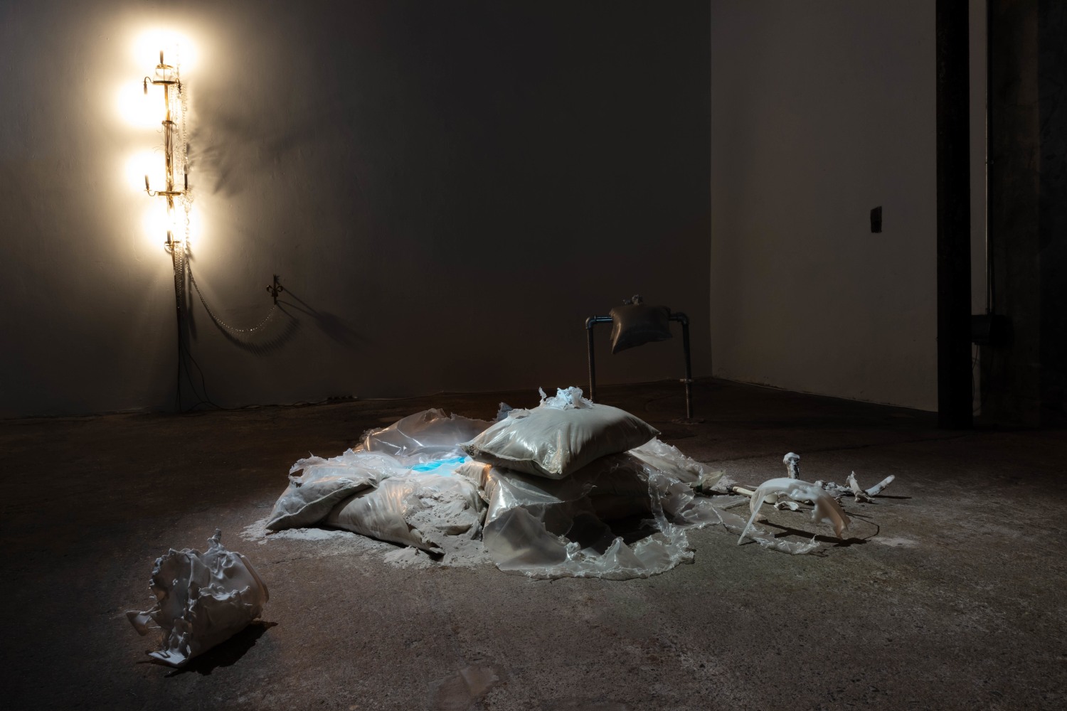 MOVE &amp;ndash; SET &amp;ndash; MOVE, Lucy Andrews, Andy Fitz &amp;amp; Katie Watchorn, The Complex, Dublin, 2023. Photo: Kate Bowe O&amp;#39;Brien