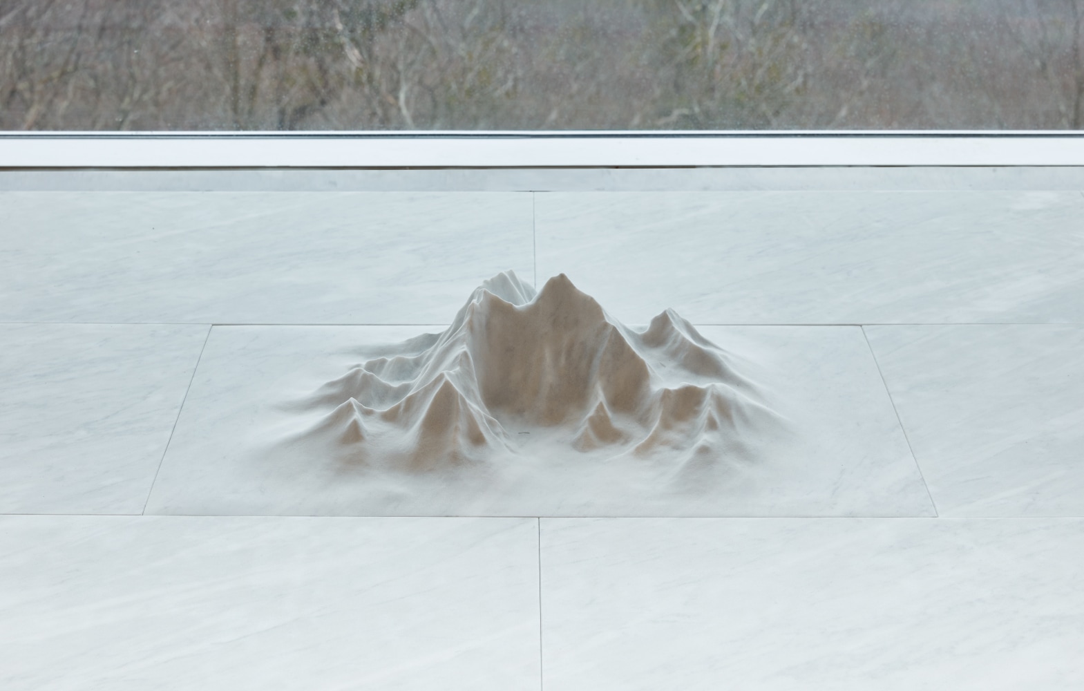 Dorothy Cross
Everest Floor,&amp;nbsp;2017
Carrara marble
200 x 320 cm / 78.7 x 126 in&amp;nbsp;
photo: Jason Wyche