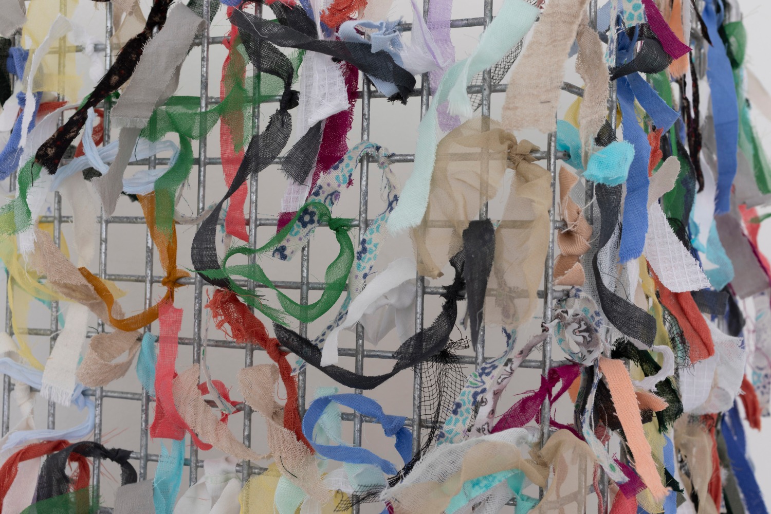 Aleana Egan&amp;nbsp;

small scene,&amp;nbsp;2025

steel mesh, fabric, painted MDF stool, noil, card, tape

175 x 87.5 x 18.5 cm / 68.9 x 34.4 x 7.3 in