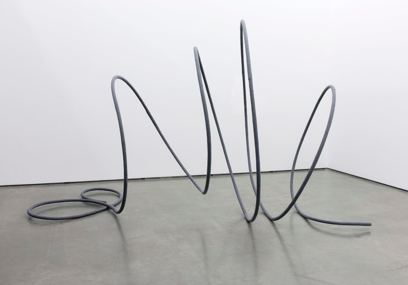 Isabel Nolan
The weakening eye of day, 2014
mild steel, wadding, wood, thread
227 x 218 x 377 cm / 89.4 x 85.8 x 148.4 in
Collection of Irish Museum of Modern Art, Dublin