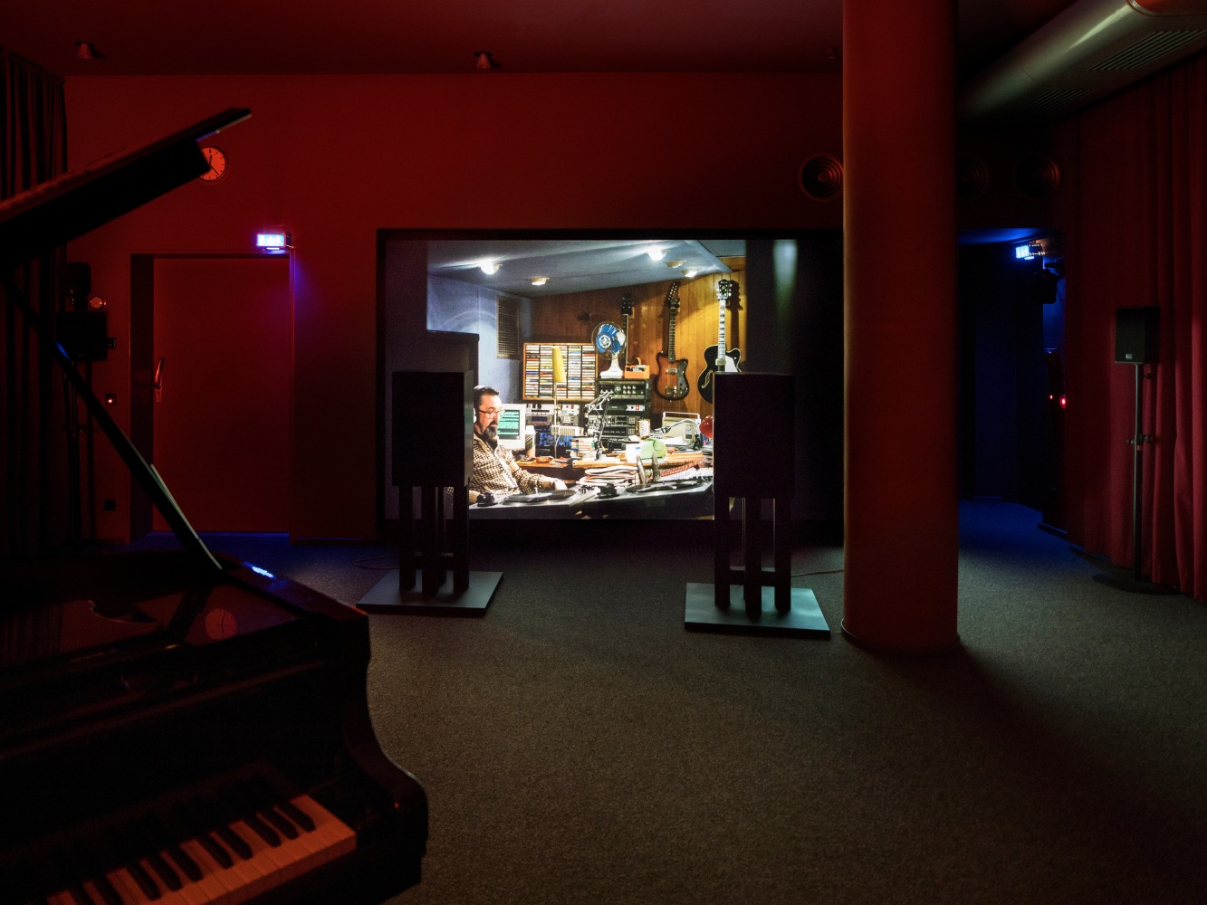 Gerard Byrne
In Our Time
Out of Body, Out of Time, Out of Place, Skulptur Projekte, 2017&amp;nbsp;
M&amp;uuml;nster, Germany&amp;nbsp;
&amp;copy;Skulptur Projekte. Photo: Henning Rogge