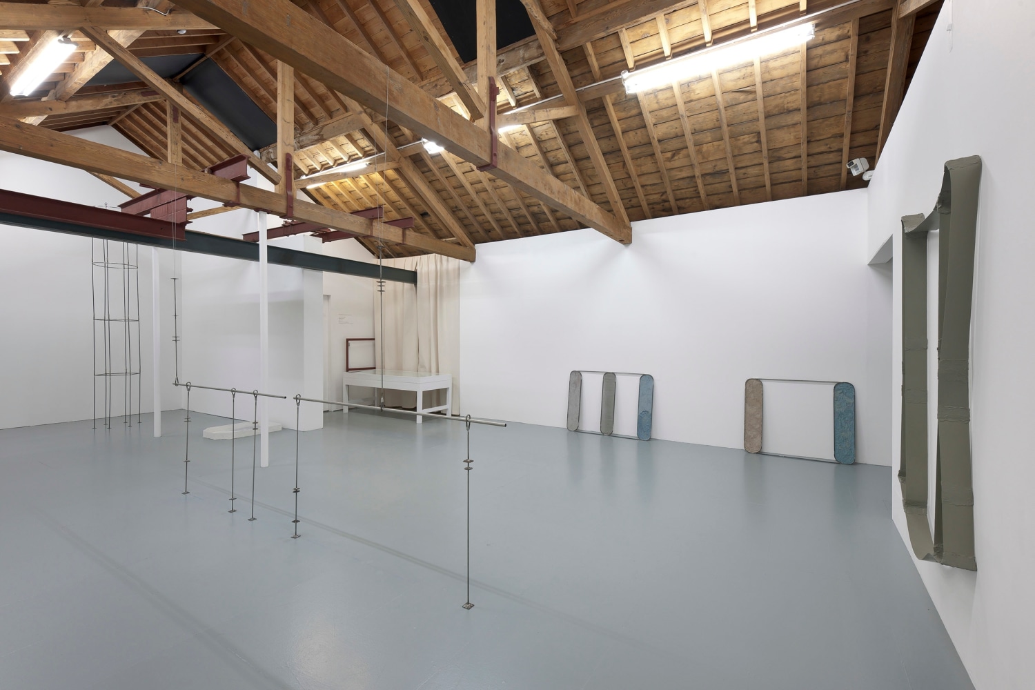 Aleana Egan
At intervals, while turning&amp;nbsp;
installation at Drawing Room, London
3 February &amp;ndash; 13 March 2011

&amp;nbsp;