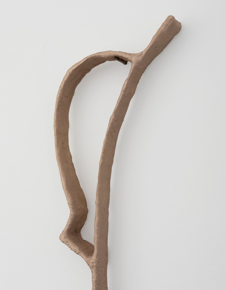 Aleana Egan&amp;nbsp;

living thing,&amp;nbsp;2025

untreated bronze, unique

105 x 16 x 4 cm / 41.3 x 6.3 x 1.6 in&amp;nbsp;