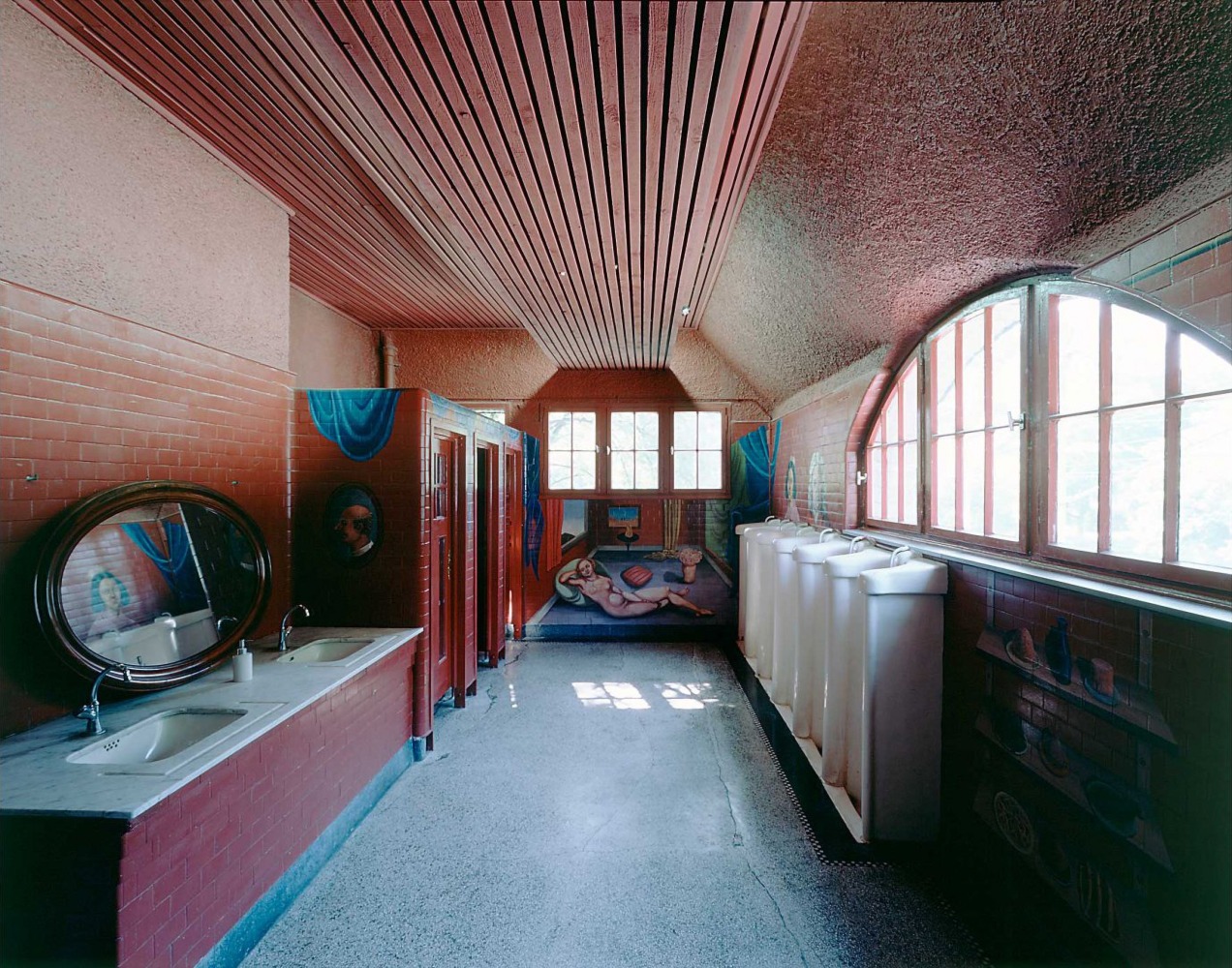Stephen McKenna
The gentlemen&amp;#39;s toilets at Bahnhof Rolandseck, 1972

Photo: Axel Hausberg SEE HERE
