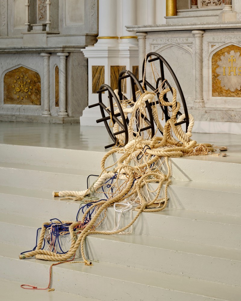 Isabel Nolan&amp;nbsp;

Dashing hopes,&amp;nbsp;2024

26mm steel tube, rope

86 x 86 x 68 cm / 33.9 x 33.9 x 26.8 in, installation dimensions variable