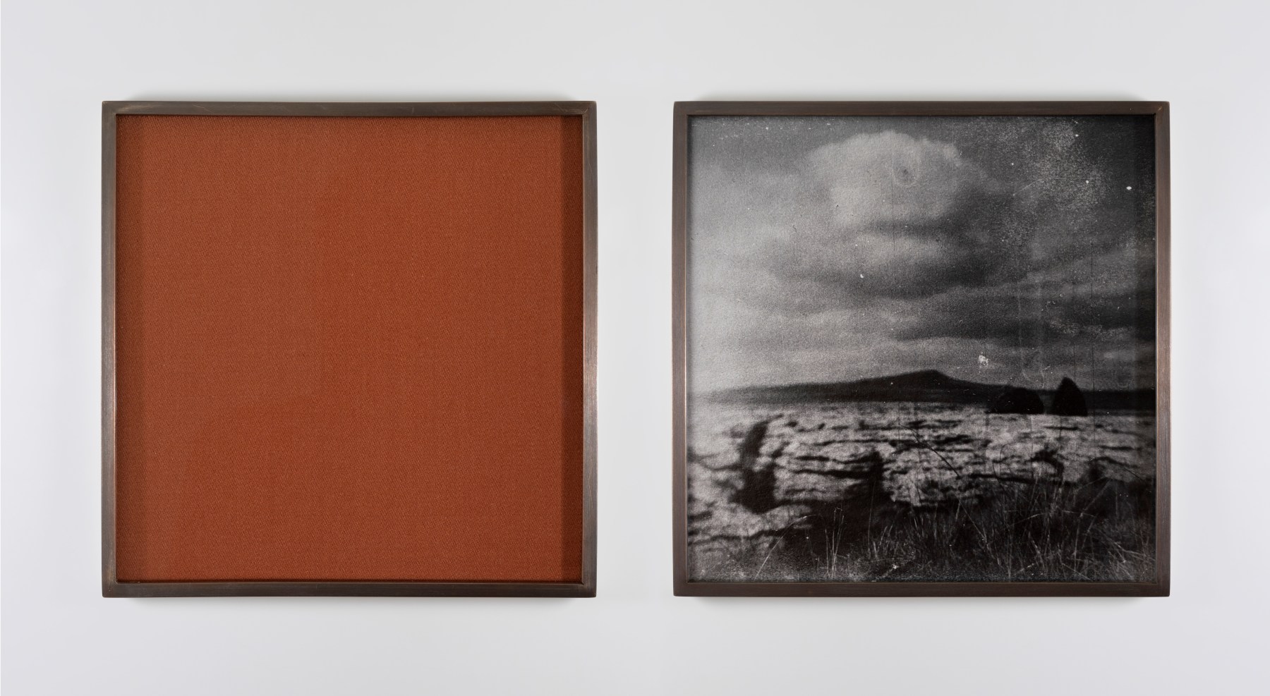 Ailbhe N&amp;iacute; Bhriain&amp;nbsp;
Untitled (mountain), 2023
diptych, pigment print on Hahnemühle Photo Rag Metallic, wool, brass frame with museum glass, edition of 3
20.5 x 20.5 x 2.5 cm / 8.1 x 8.1 x 1 in each framed

&amp;nbsp;