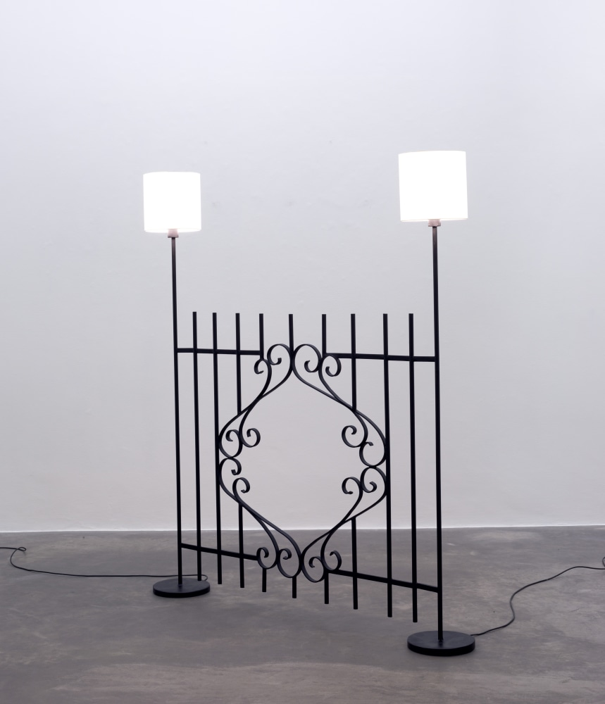 Andy Fitz

Journey&amp;#39;s End (Electric Fence), 2022

steel, wiring, lampshades, bulbs

184 x 163 x 26 cm / 72.4 x 64.2 x 10.2 in