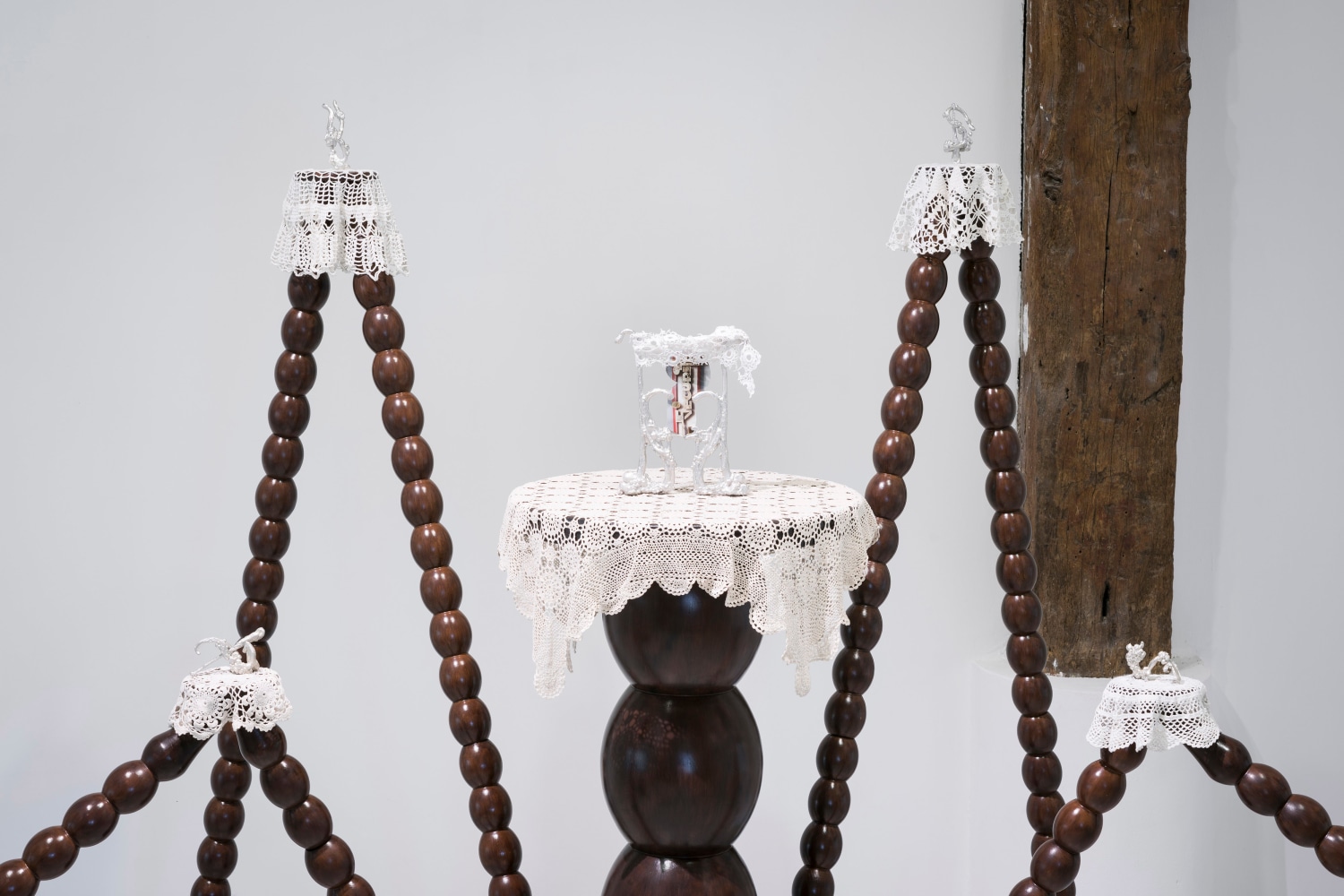 Justin Fitzpatrick, Endocrine Table 1&amp;nbsp;(detail), 2024, production La Ferme du Buisson, courtesy of the artist, exhibition view of Ballotta, La Ferme du Buisson, 2024, &amp;copy; the artist and Adagp &amp;ndash; Paris | &amp;copy; photo Émile Ouroumov, 2024. Rights reserved