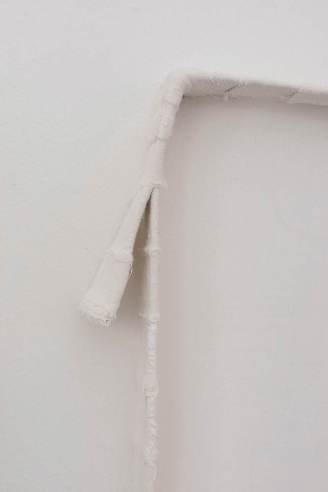 Aleana Egan&amp;nbsp;

small scene,&amp;nbsp;2025

steel mesh, fabric, painted MDF stool, noil, card, tape

175 x 87.5 x 18.5 cm / 68.9 x 34.4 x 7.3 in