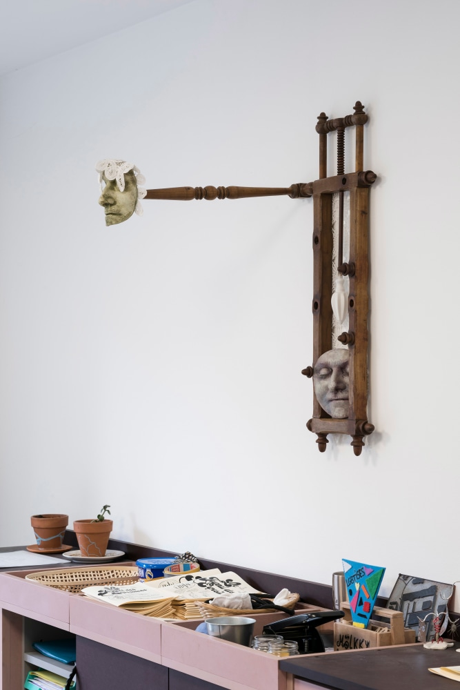 Justin Fitzpatrick,&amp;nbsp;Endocrine Table 1&amp;nbsp;and&amp;nbsp;2, 2024,&amp;nbsp;Pearl Liaison 4: Interpellation, 2023,&amp;nbsp;courtesy of the artist and Adagp, exhibition view of&amp;nbsp;Ballotta, production La Ferme du Buisson, 2024, &amp;copy; photo &amp;Eacute;mile Ouroumov, 2024.Rights reserved