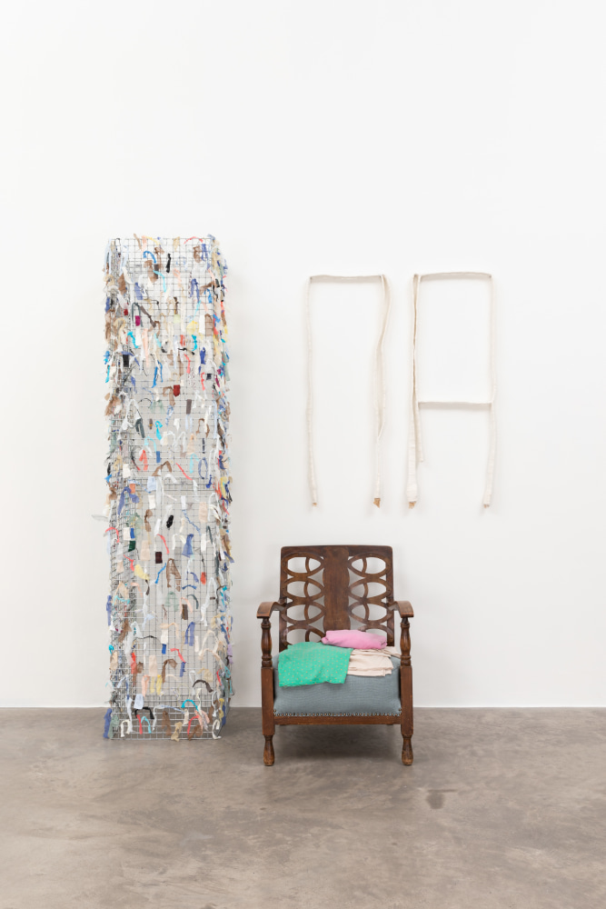 Aleana Egan
sound clips
2023
chair, clothes, fabric diptych, fabric samples, steel mesh
199 x 114 x 67 cm / 78.3 x 44.9 x 26.4 in total