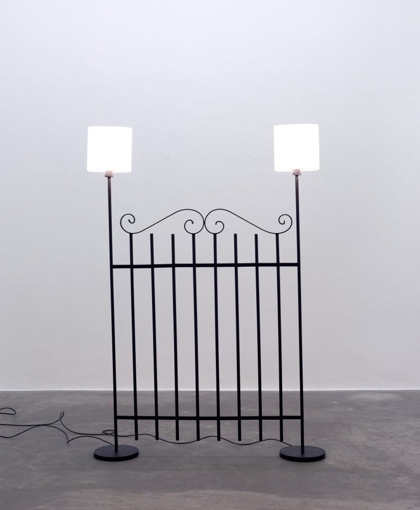 Hannah Fitz

Home Sweet (Electric Fence)
2022

steel, wiring, lampshades, bulbs

184 x 216 x 25 cm / 72.4 x 85 x 9.8 in
