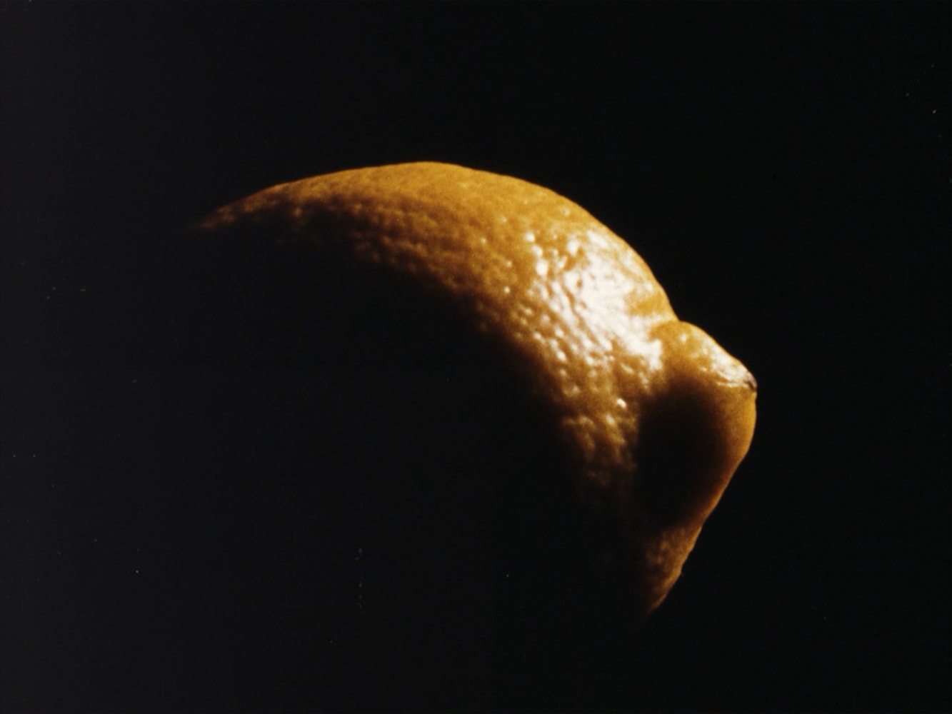 Hollis Frampton&amp;nbsp;

Lemon,&amp;nbsp;1969

16mm colour silent video, 7:3 minutes&amp;nbsp;

&amp;nbsp;