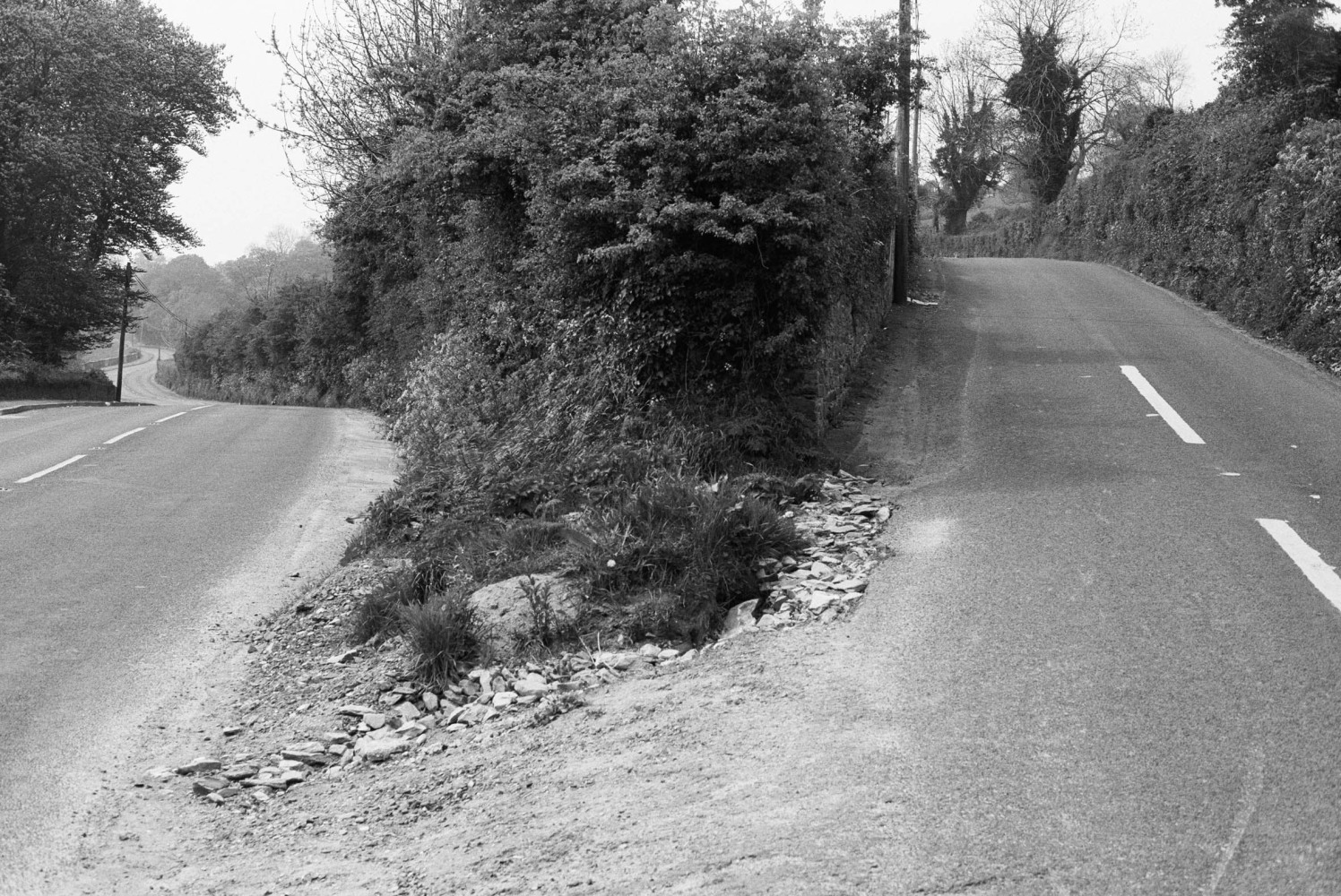 Willie Doherty&amp;nbsp;
TO THE BORDER&amp;nbsp;
A Fork In The Road
The place where Ciaran Doherty was executed in February 2010, accused of being a British informer, he was abducted two hours before his body was dumped at the side of the road. 1986 - 2012
black &amp;amp;&amp;nbsp;white fibre photograph mounted on aluminum, edition of 3
122 x 183 cm / 48 x 72 in&amp;nbsp; &amp;nbsp;
Collection of Huis Marseille, Amsterdam and Arts Council, Northern Ireland