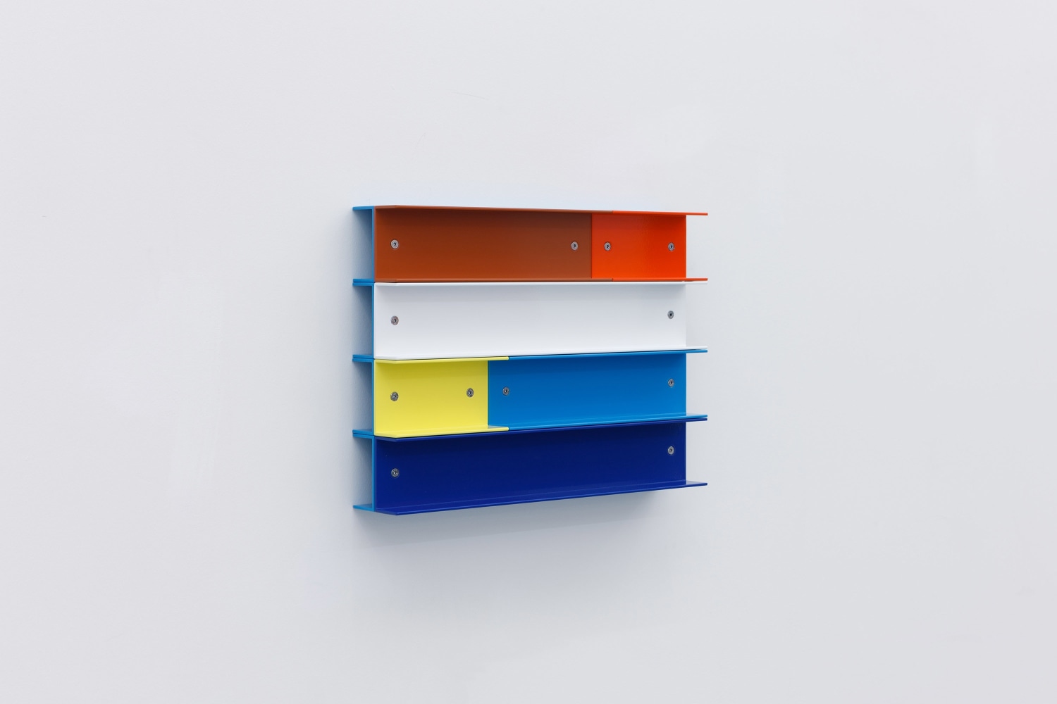 Liam Gillick
Consumption Channelled 2018
powder-coated aluminium
32 x 45 x 8 cm / 12.6 x 17.7 x 3.1 in