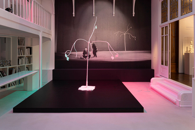 Gerard Byrne, Construction V (based on Giacometti), 2006

Recreation of the tree made by Giacometti for Waiting for Godot, 1961, Paris, Od&amp;eacute;on.