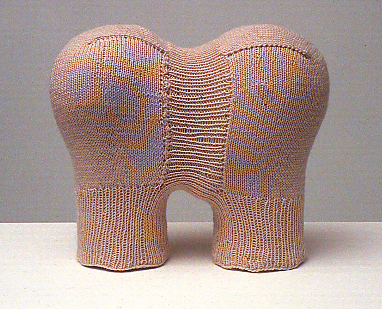 Kathy Prendergast&amp;nbsp;
Secret Kiss, 1999
knitted wool, 3 versions&amp;nbsp;
40 x 20 x 33 cm&amp;nbsp; / 15.7 x 7.9 x 13 in&amp;nbsp;
