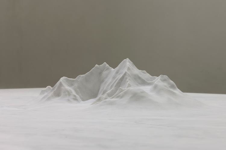 Dorothy Cross
Everest Floor,&amp;nbsp;2017
Carrara marble
200 x 320 cm / 78.7 x 126 in&amp;nbsp;