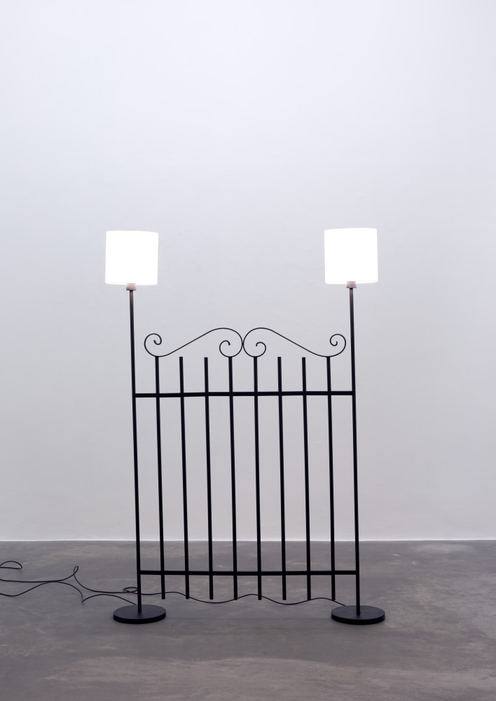 Hannah Fitz

Home Sweet (Electric Fence)
2022

steel, wiring, lampshades, bulbs

184 x 216 x 25 cm / 72.4 x 85 x 9.8 in