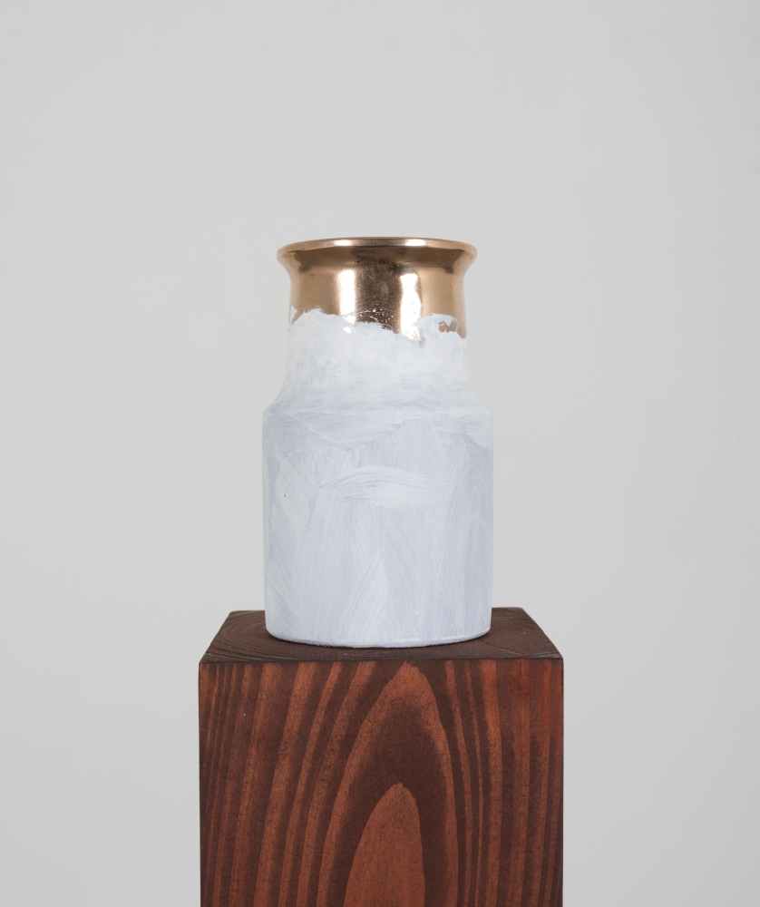 Guggi
Urn III, 2024
Bronze, whitewashed
13.6 x 8 x 8 cm / 5.4 x 3.1 x 3.1 in