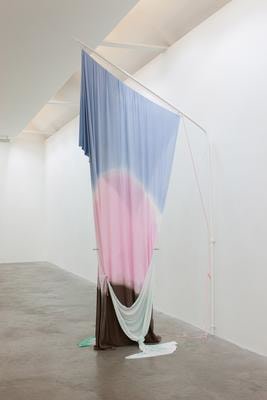 Isabel Nolan,&amp;nbsp;Soft thinking in tall places,&amp;nbsp;2015,&amp;nbsp;cotton and powder coated mild steel flag pole,&amp;nbsp;273 x 189 cm &amp;nbsp;/ 107.5 x 74.4 in&amp;nbsp; &amp;nbsp;
