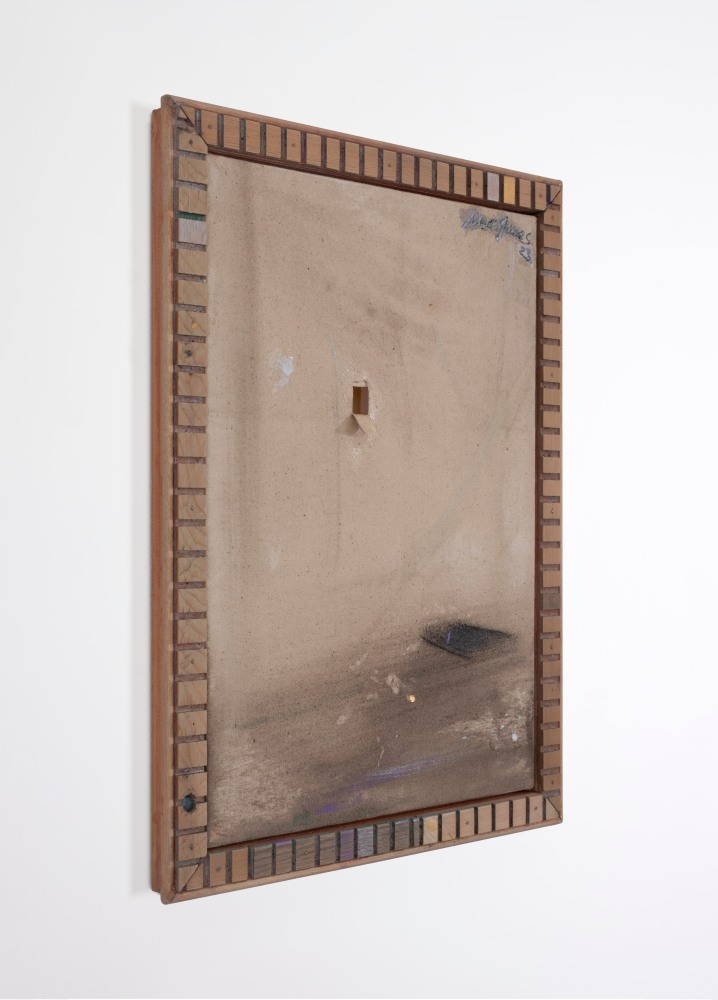 Merlin James
Notch Frame, 2023-24
acrylic and mixed materials
48 x 35 cm / 18.9 x 13.8 in&amp;nbsp;