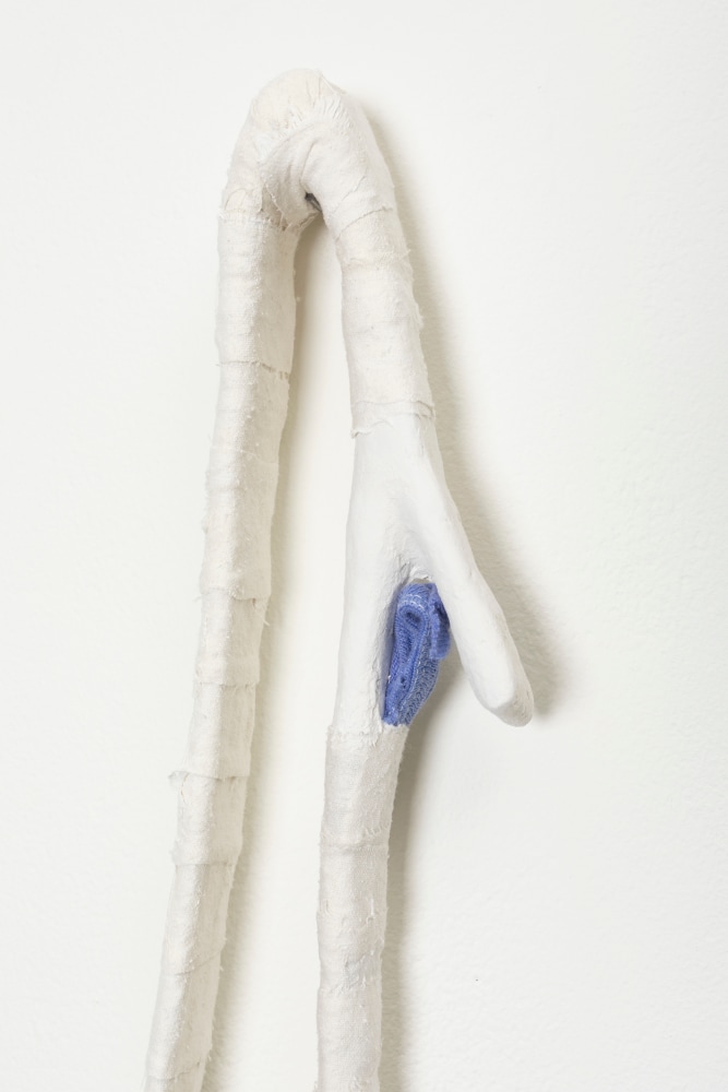 Aleana Egan
hearing, cleaning, 2023
card, tape, noil, dyed cotton, papier m&amp;acirc;ch&amp;eacute;
155 x 18 x 5 cm / 61 x 7.1 x 2 in
